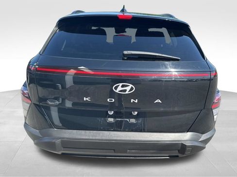 Used 2025 Hyundai Kona SEL FWD image 9