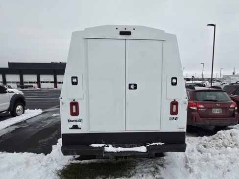 Used 2019 Chevrolet Silverado 3500 W/T w/ WT Convenience Package image 3