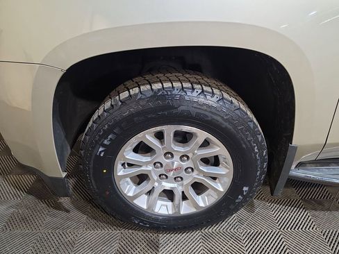 Used 2016 GMC Yukon SLE w/ HD Trailering Package AWD/4WD image 18