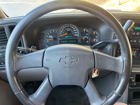 Used 2004 Chevrolet Tahoe LS image 25