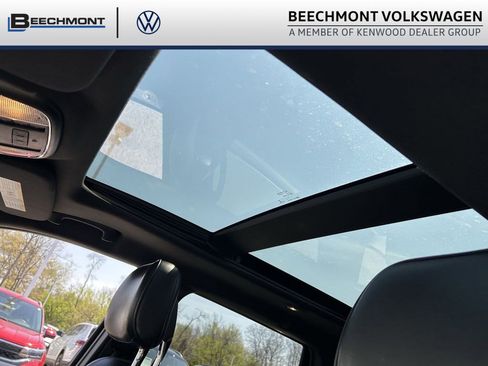 Used 2016 Jeep Grand Cherokee Overland AWD/4WD image 24