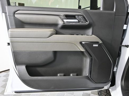 Used 2025 Chevrolet Silverado 2500 ZR2 w/ Technology Package image 18