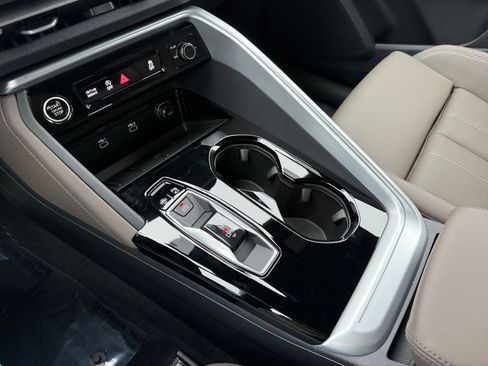 New 2025 Audi Q5 Prestige image 13