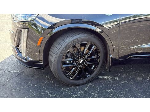 Used 2021 Cadillac XT6 Premium Luxury w/ LPO, ONYX Package AWD/4WD image 12