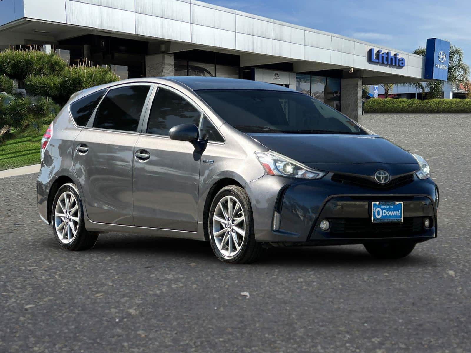 Used 2017 Toyota Prius V Five w/ Advanced Technology Package FWD image 10