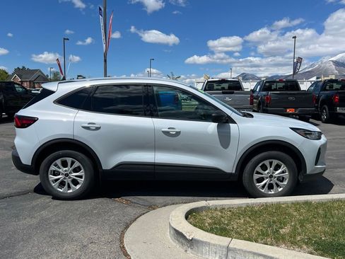 Used 2025 Ford Escape Active w/ Tech Pack #1 AWD/4WD image 5