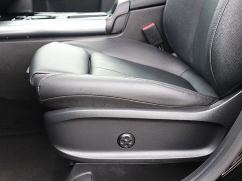Used 2025 Mercedes-Benz GLA 250 image 11