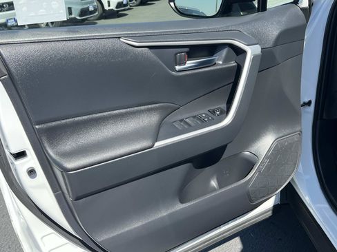 Used 2024 Toyota RAV4 XLE Premium image 6