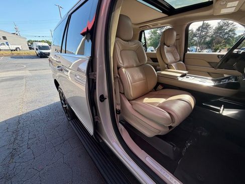 Used 2020 Lincoln Navigator Reserve w/ Equipment Group 208A Reserve AWD/4WD image 36