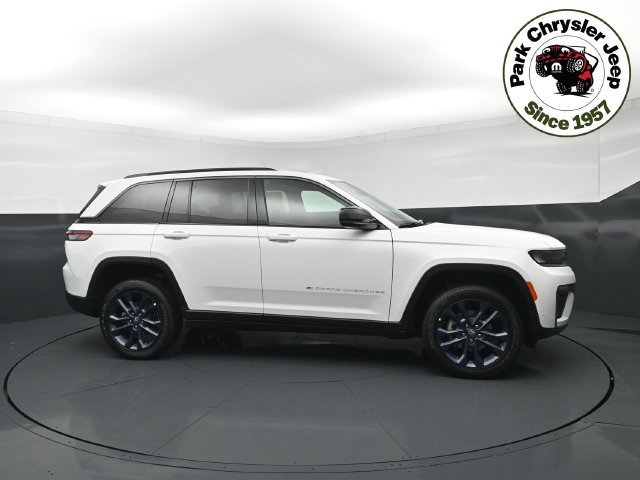 New 2026 Jeep Grand Cherokee Limited AWD/4WD image 1