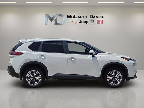 Used 2023 Nissan Rogue SV FWD image 6