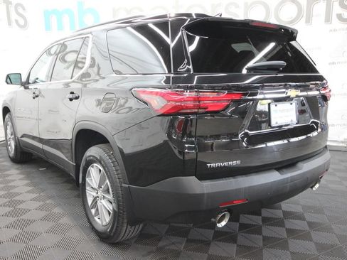 Used 2023 Chevrolet Traverse LT FWD image 4