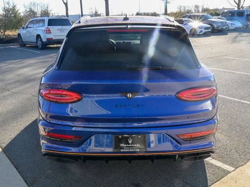 Used 2025 Bentley Bentayga image 6