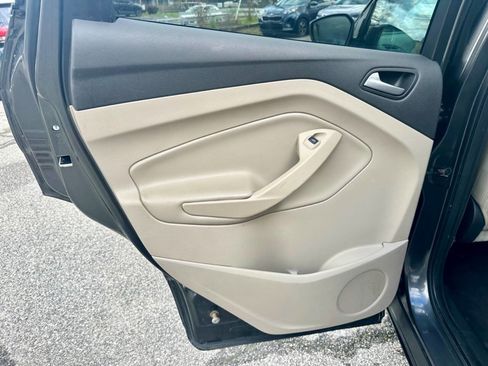 Used 2018 Ford Escape SE w/ Ford Safe & Smart Package image 13