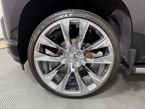 Used 2019 Chevrolet Silverado 1500 High Country w/ Technology Package AWD/4WD image 11