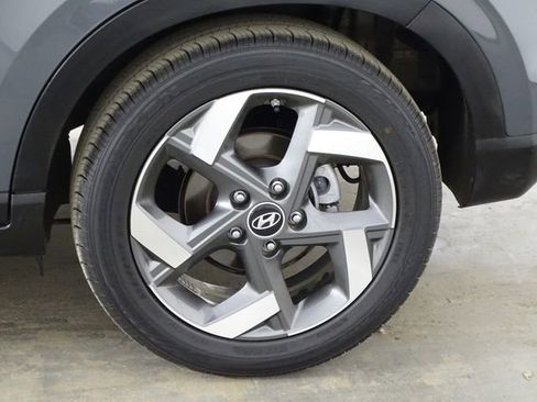 Used 2024 Hyundai Venue SEL FWD image 37
