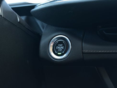 Used 2023 Buick Envision Essence image 37