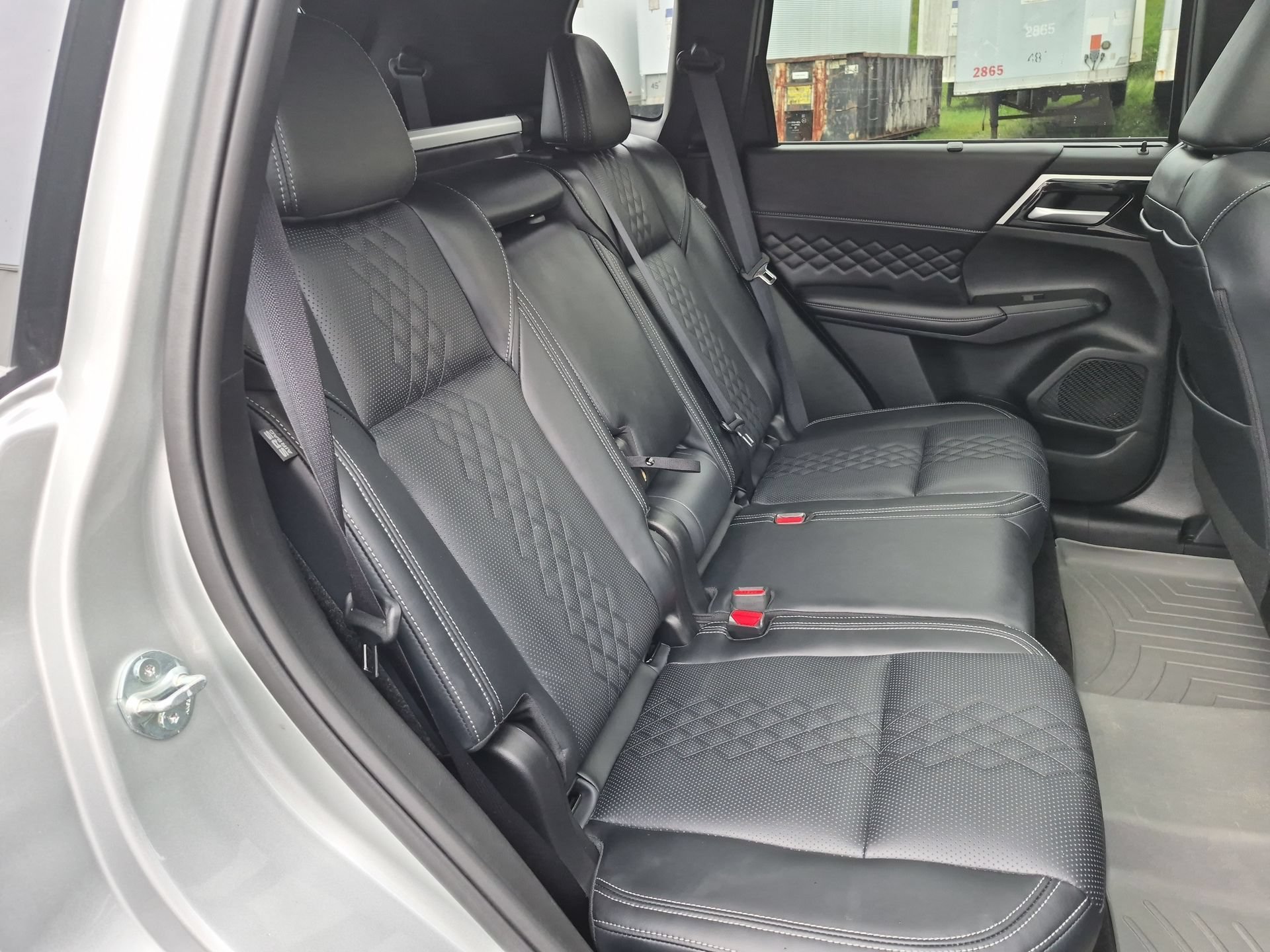 Used 2024 Mitsubishi Outlander SEL AWD/4WD image 28