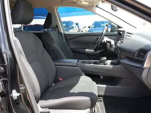 Used 2024 Nissan Rogue S FWD image 17