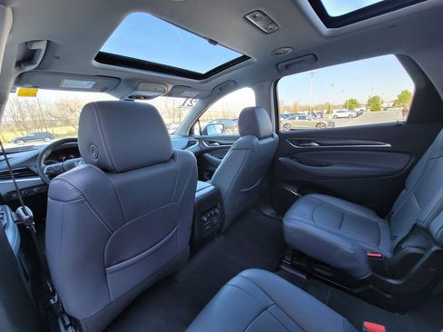 Used 2021 Buick Enclave Essence w/ Sound and Sites Package AWD/4WD image 19