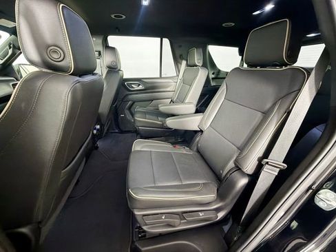 Used 2024 GMC Yukon SLT w/ SLT Luxury Package image 26