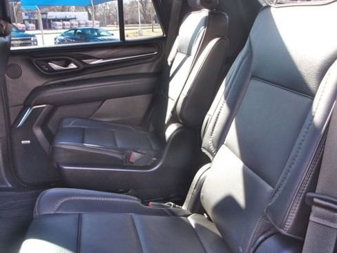 Used 2024 GMC Yukon Denali w/ Advanced Technology Package image 32