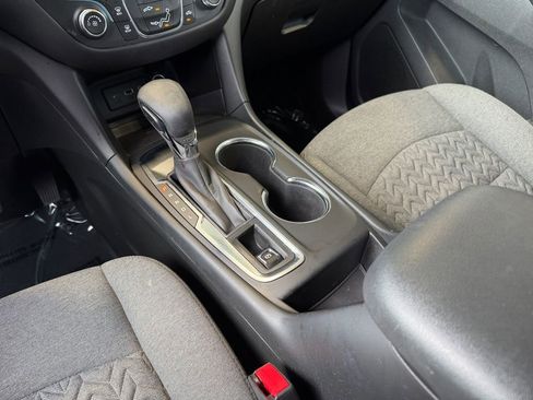Used 2022 Chevrolet Equinox LT FWD image 19