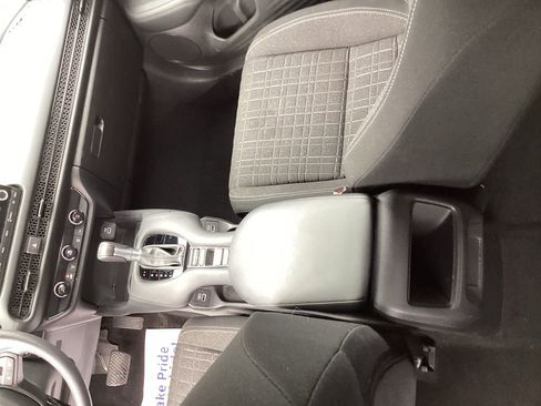 Used 2023 Honda HR-V LX image 17