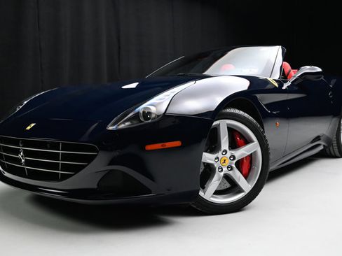 Used 2016 Ferrari California T image 20