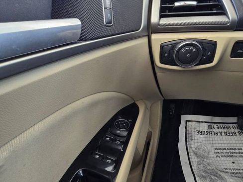 Used 2016 Ford Fusion SE image 25