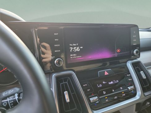 Certified 2023 Kia Sorento X-Line EX AWD/4WD image 18
