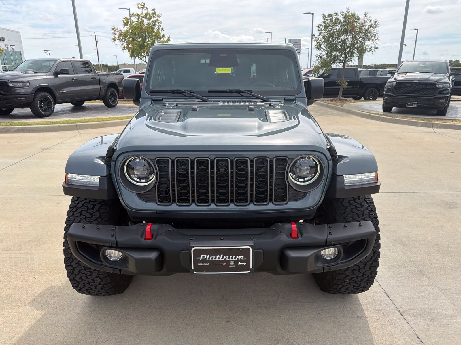 Used 2025 Jeep Wrangler Rubicon AWD/4WD image 8