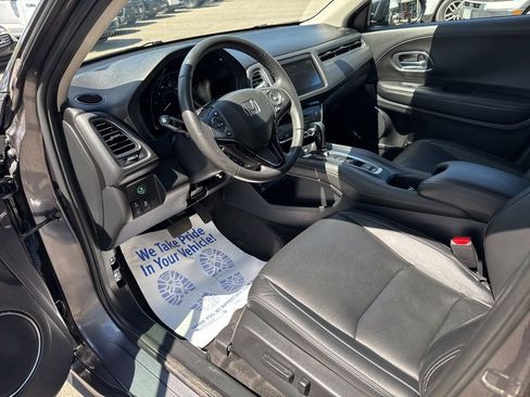 Used 2020 Honda HR-V Touring image 17
