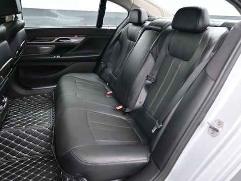 Used 2016 BMW 740i RWD image 16