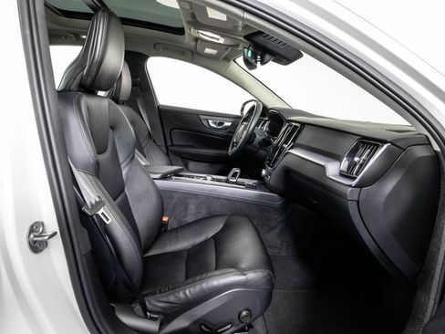 Used 2025 Volvo S60 B5 Core FWD image 10