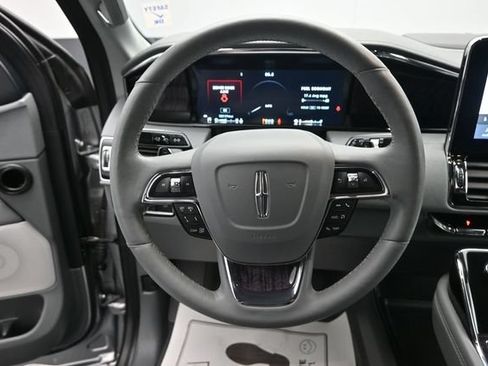Used 2020 Lincoln Navigator Reserve w/ Luxury Package AWD/4WD image 15