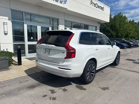 Used 2022 Volvo XC90 T5 Momentum w/ Climate Package AWD/4WD image 3