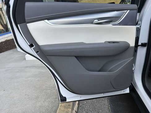 Used 2023 Cadillac XT5 Premium Luxury image 22