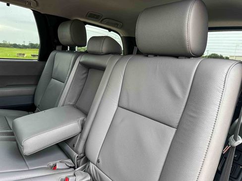 Used 2018 Toyota Sequoia Limited w/ Safety & Convenience Package RWD image 19