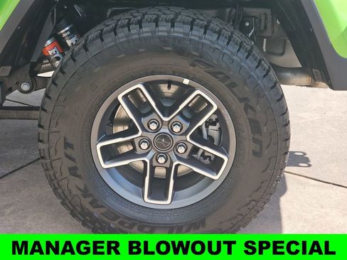New 2025 Jeep Gladiator Mojave w/ Convenience Group AWD/4WD image 36
