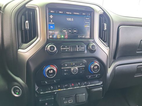 Used 2021 Chevrolet Silverado 1500 LT AWD/4WD image 19
