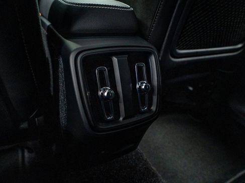 Used 2021 Volvo XC40 P8 Recharge w/ Advanced Package image 54