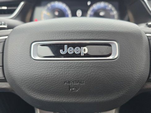 New 2025 Jeep Grand Cherokee Limited image 39