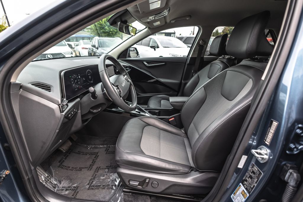Used 2023 Kia Niro Wind FWD image 16