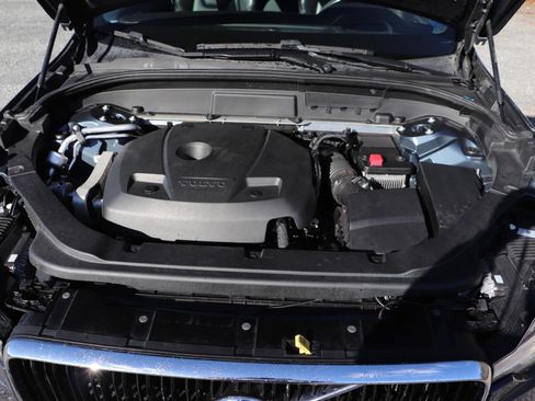 Used 2018 Volvo XC60 T6 Momentum w/ Convenience Package image 42