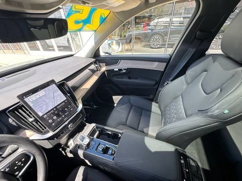Certified 2025 Volvo XC90 B6 Plus AWD/4WD image 22
