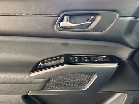 Used 2024 Nissan Pathfinder SL w/ SL Premium Package image 11