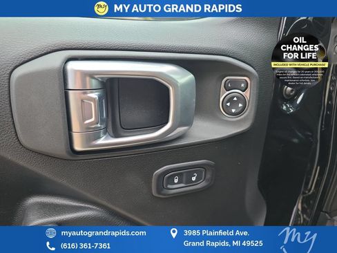 Used 2022 Jeep Wrangler Unlimited Sport AWD/4WD image 9