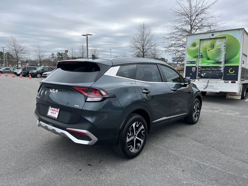 Used 2025 Kia Sportage EX image 8
