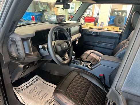 New 2025 Ford Bronco 4-Door AWD/4WD image 10